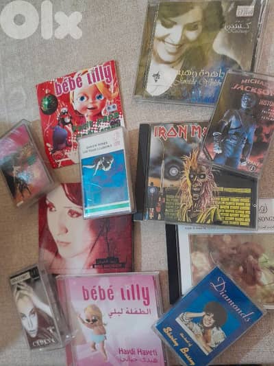 سيديات وكاسيتات