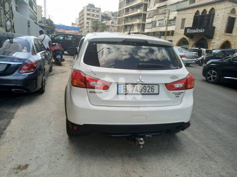 ميتسوبيشي اوتلاندر سبورت 2016 0