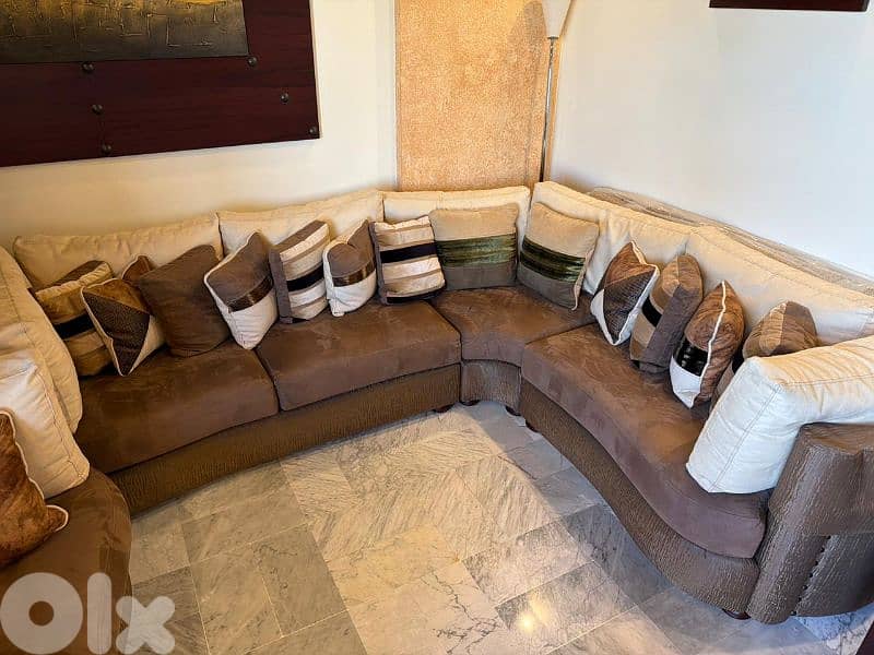 Elegant Brown & Beige Corner Sofa Set – Excellent Condition 1