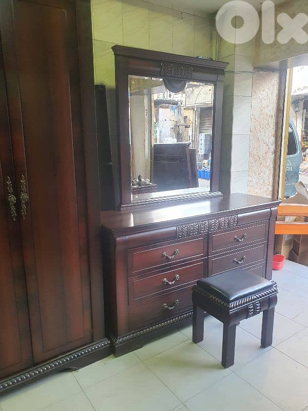 غرفة نوم ماليزية مستوردة على لبنان شبه جديدة 3