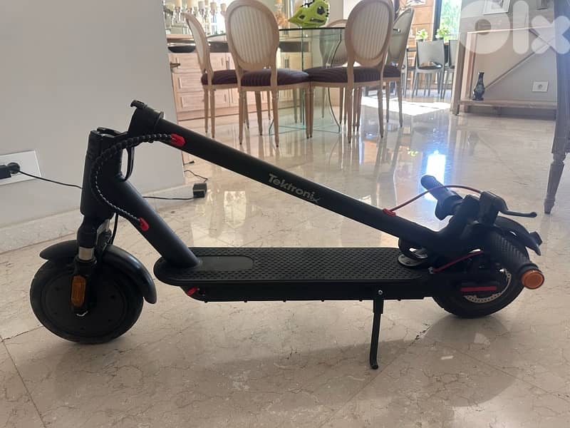 Electric scooter 350 W motor with front suspension 3