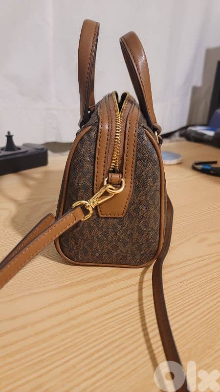 Michael Kors Travel Small Duffle bag - used - like new 2