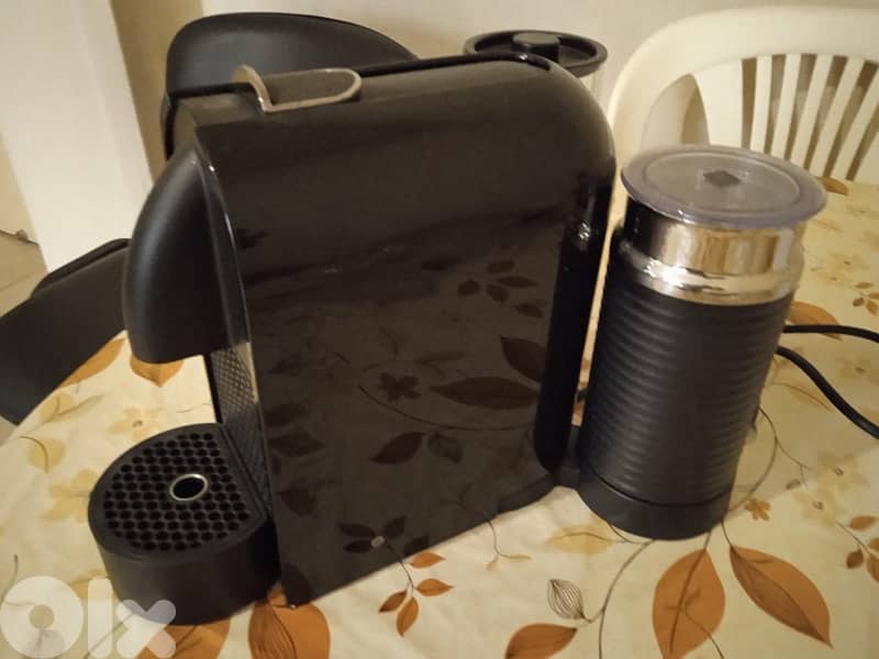 Nespresso U Milk Coffee Machine 1