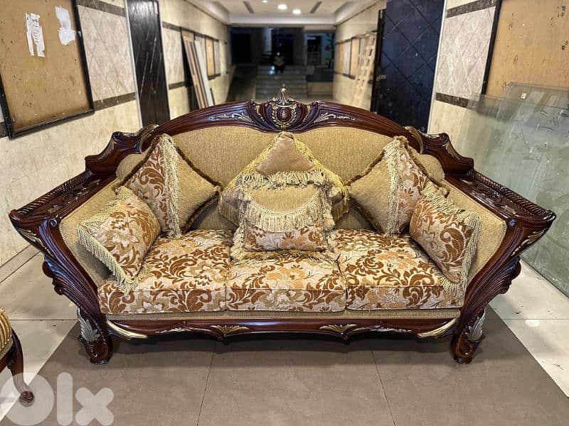 طقم كنبايات حفر خشب زان اربع قطع وطاولة 0