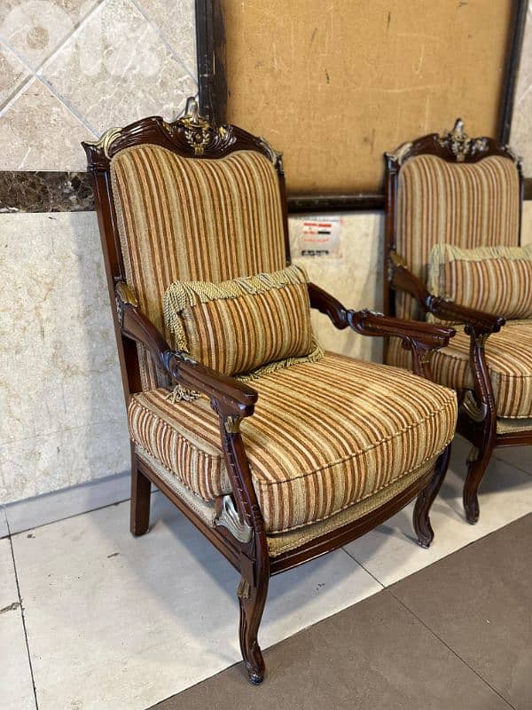 طقم كنبايات حفر خشب زان اربع قطع وطاولة 6