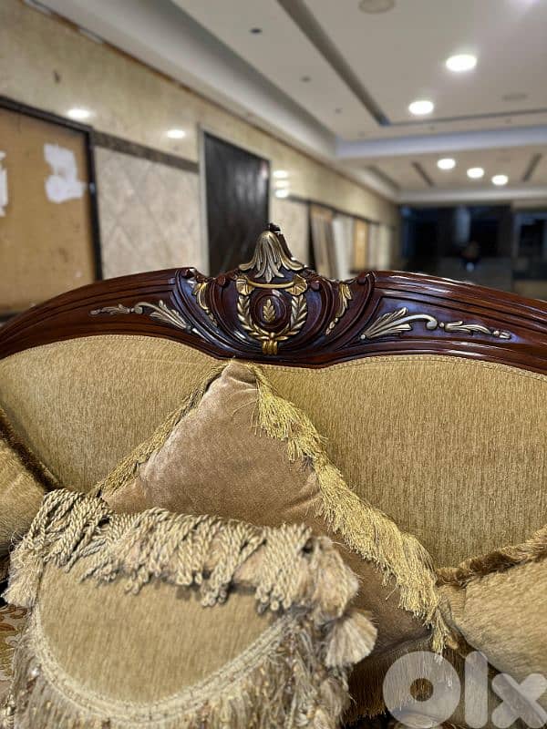 طقم كنبايات حفر خشب زان اربع قطع وطاولة 8