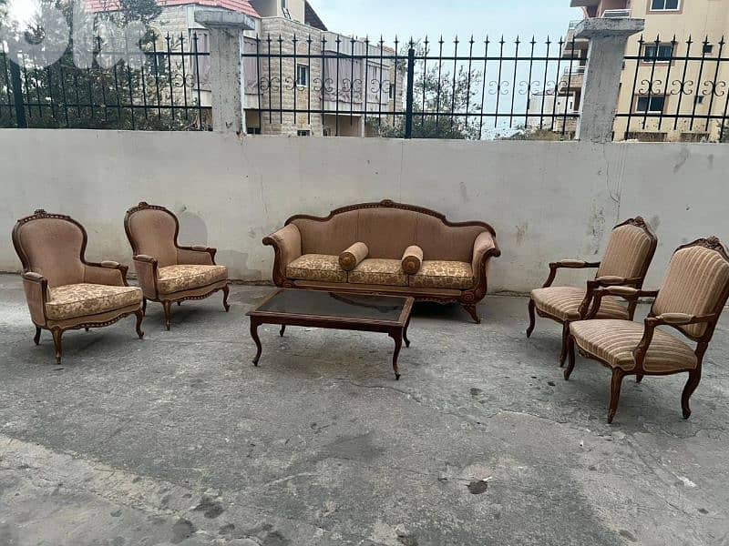 طقم كنبايات حفر خشب زان خمس قطع وطاولة 3