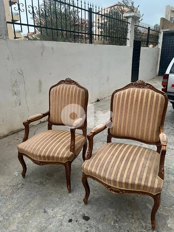 طقم كنبايات حفر خشب زان خمس قطع وطاولة 8