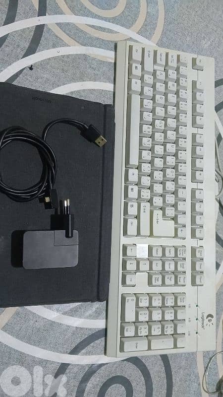 Laptop & Tablet Microsoft Go 3, best price 10