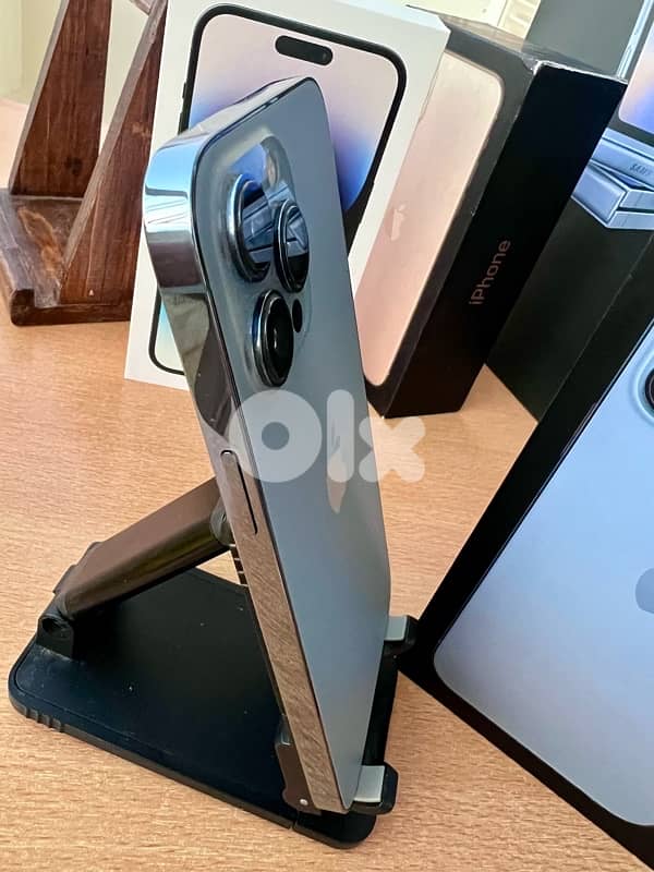 iPhones (Used, Not Refurbished) 17