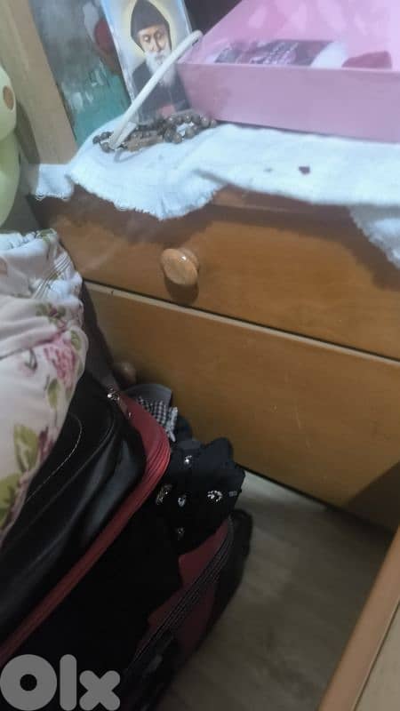 BED FRAME / تخت، إطار سرير 0