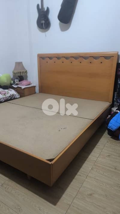 BED FRAME / تخت، إطار سرير