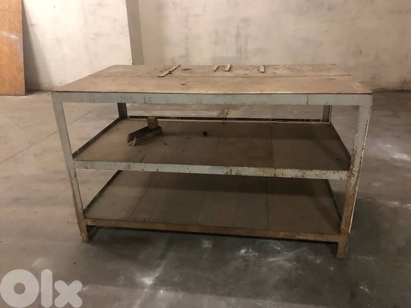 طاولات صناعية 4