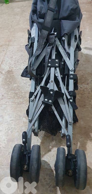 Stroller Maclaren like new used little 80$  beyrout ashrafiye 03723895 7