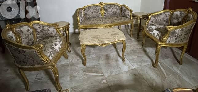 ٣ صالونات + كرسي للبيع