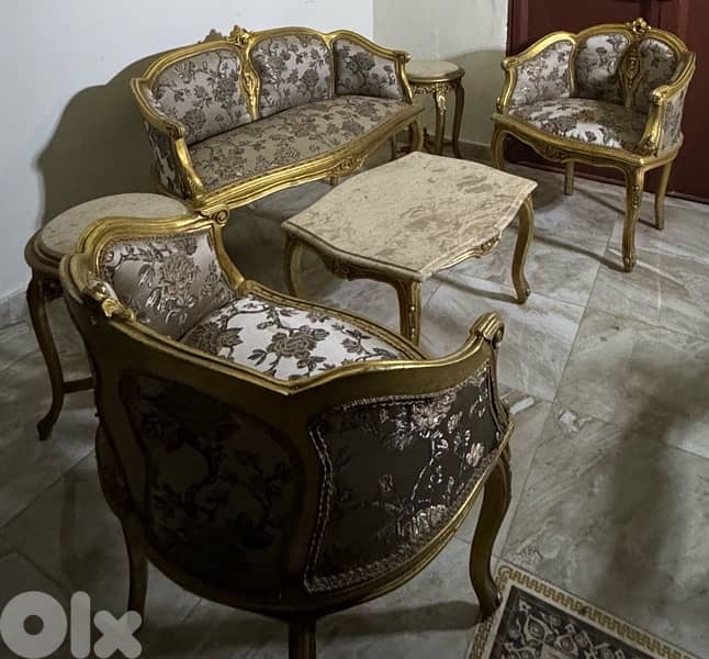 ٣ صالونات + كرسي للبيع 1