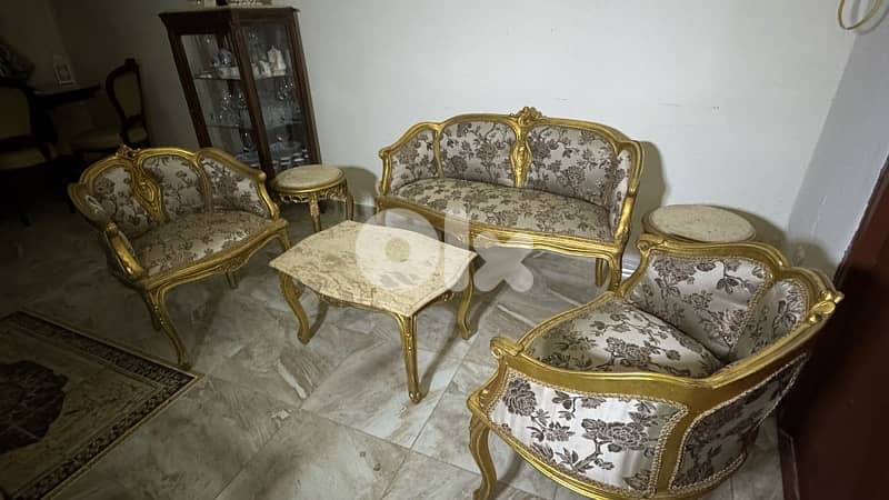 ٣ صالونات + كرسي للبيع 2