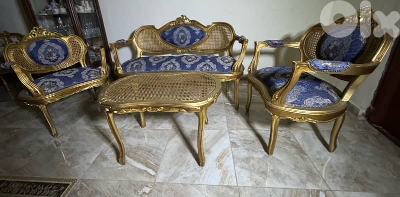 ٣ صالونات + كرسي للبيع 5