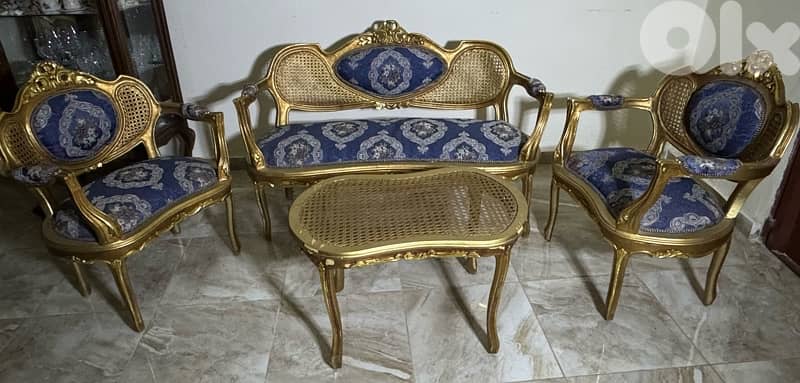 ٣ صالونات + كرسي للبيع 6