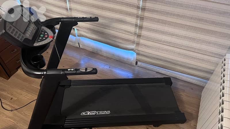DKFitness Motorised Treadmill – Folding Home Use 2
