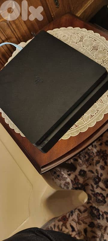 PS4 used like new very clean 0