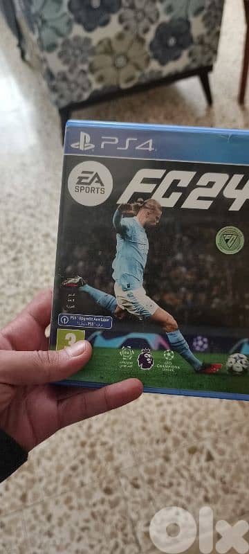 PS4 used like new very clean 3