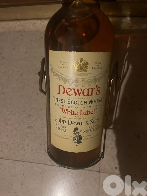 scotch aged sealed with metal stand 1