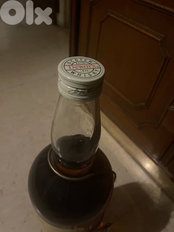 scotch aged sealed with metal stand 3