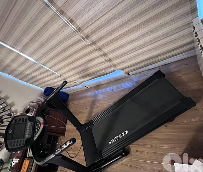 DKFitness Motorised Treadmill – Folding Home Use 1