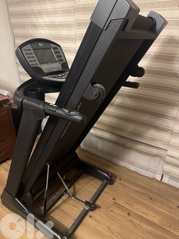 DKFitness Motorised Treadmill – Folding Home Use 5