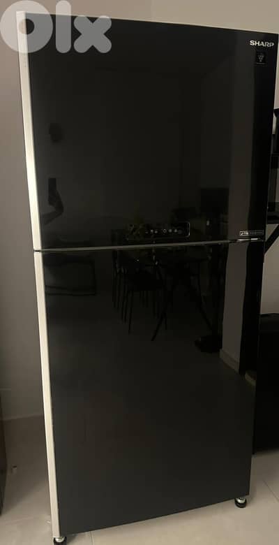 Black fridge (From Sharp 69 black)