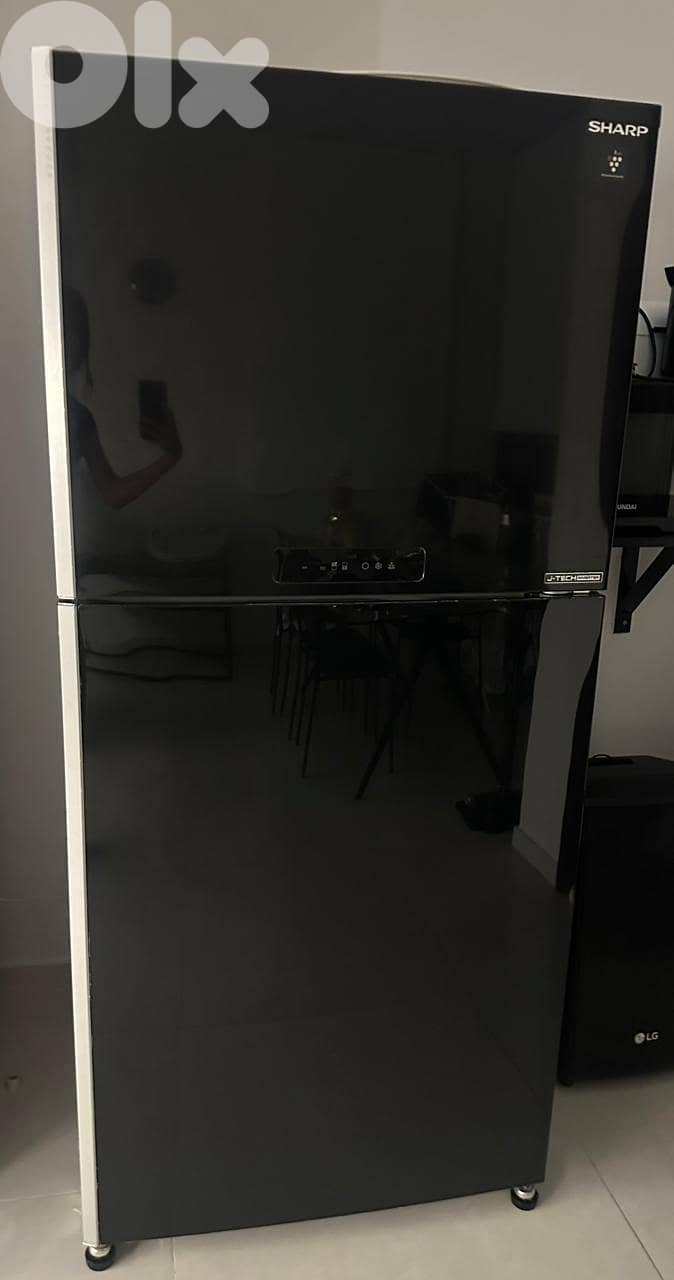 Black fridge (From Sharp 69 black) 1