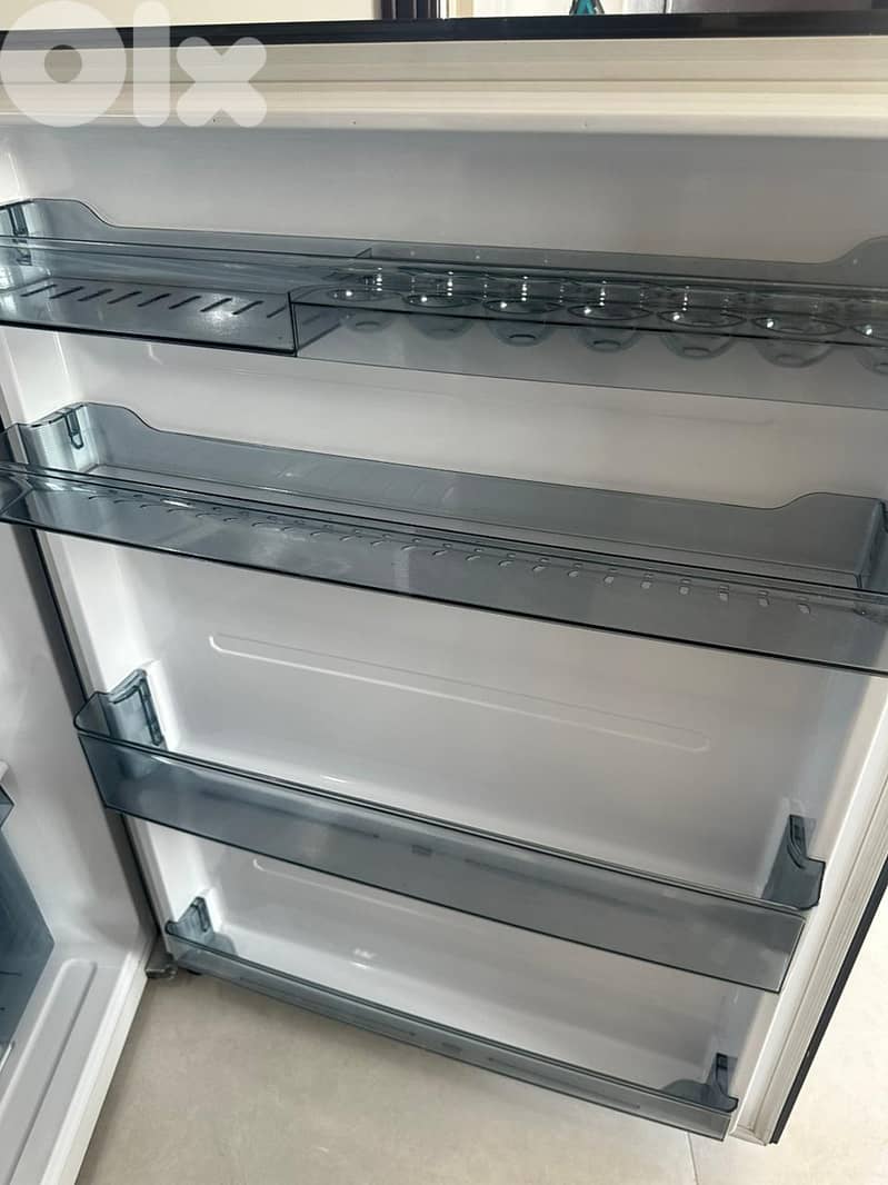 Black fridge (From Sharp 69 black) 2