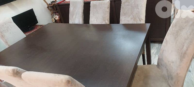 قعدة زاوية مع طاولة سفرة كبيرة 3