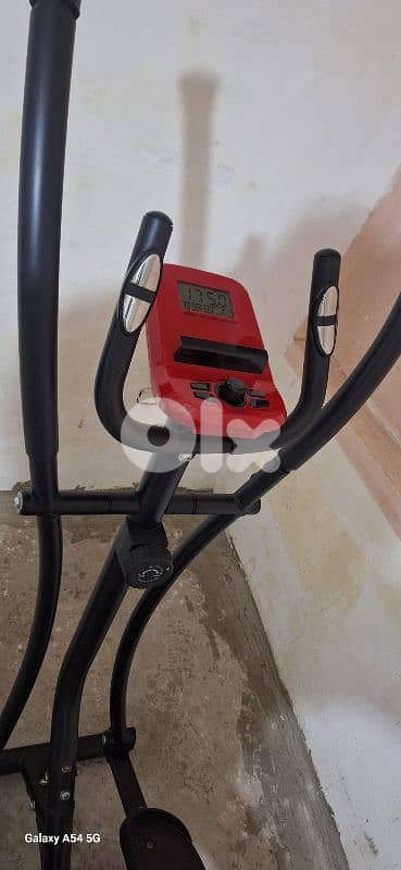 New elliptical Bonanza Sport b 130$ 0