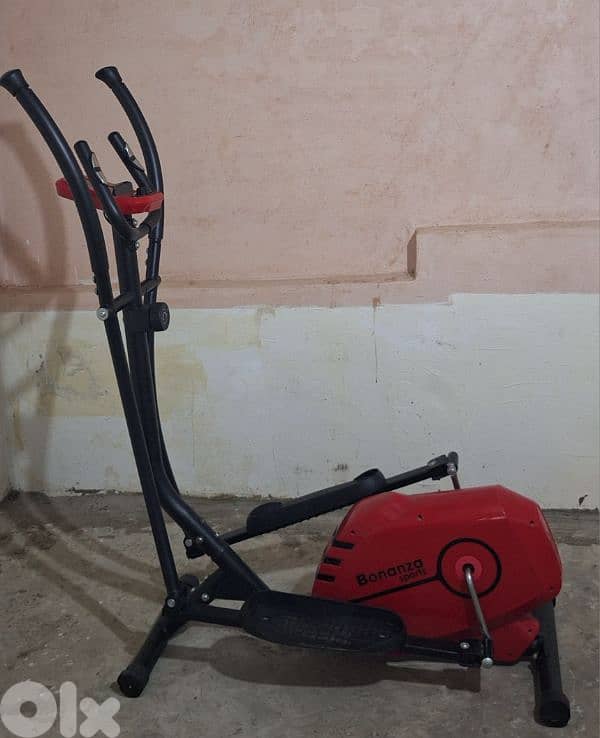 New elliptical Bonanza Sport b 130$ 1