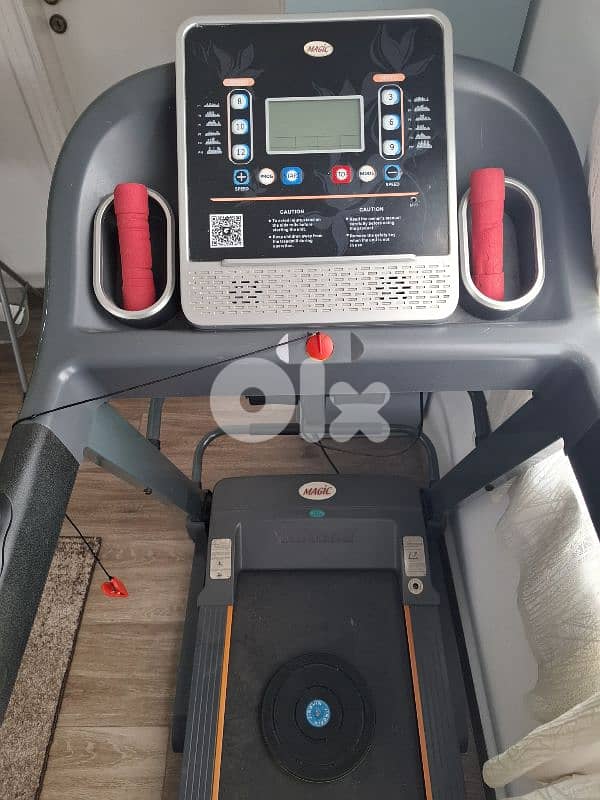 European Treadmill bearely used like new 2