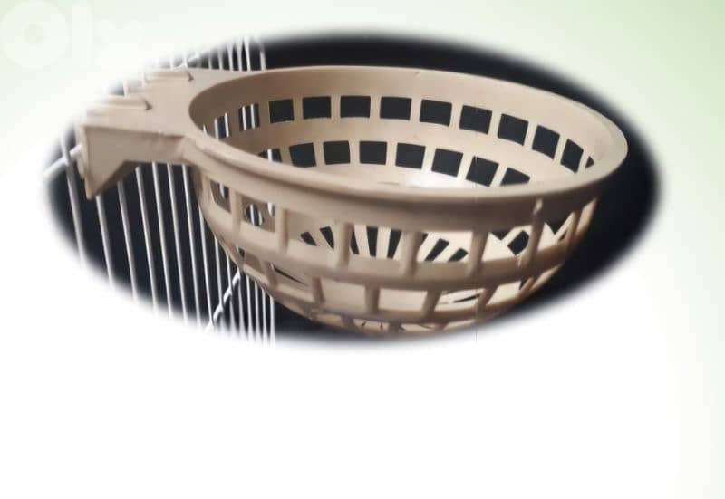 قجج بلاستيك ال٦ ب 5$ وال١٢ ب9$ 0