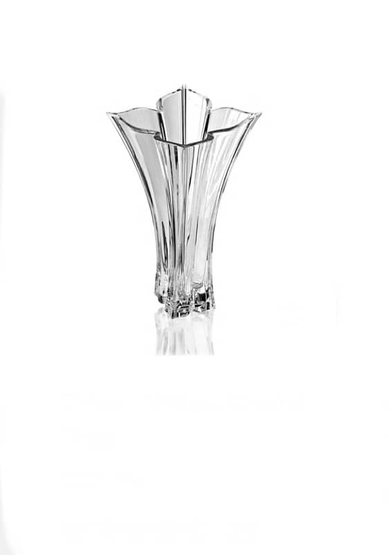 Trays, centerpieces and vases 4