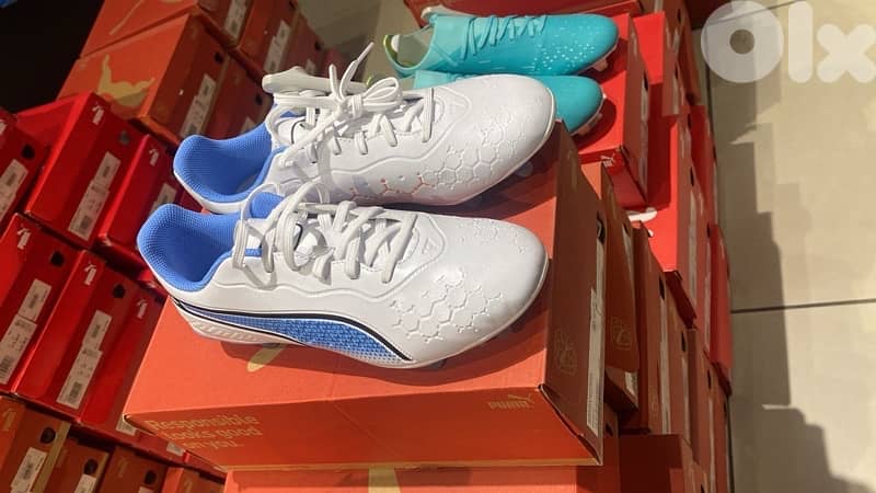 44.5 Puma football cleats 0