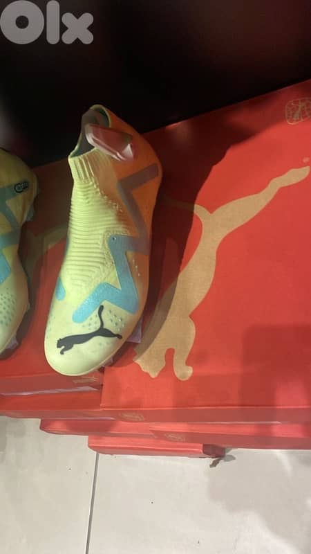 44.5 Puma football cleats 0