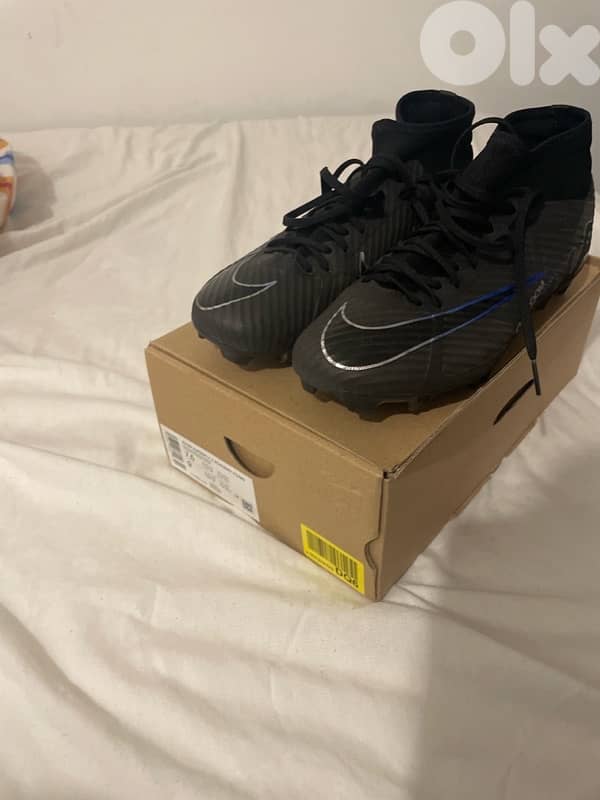 Football shoes 0