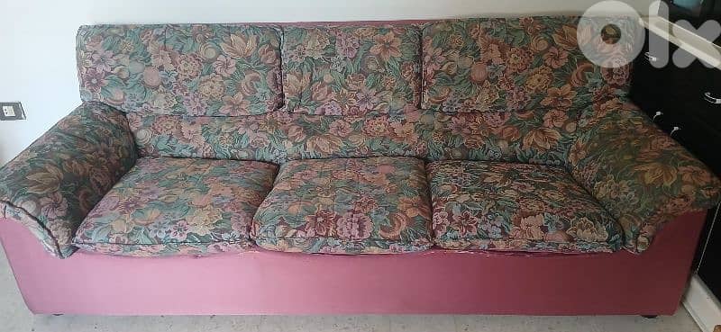 Used Sitting Room (1 Big, 1 Medium & 2 Small) + Curtain as a gift 0