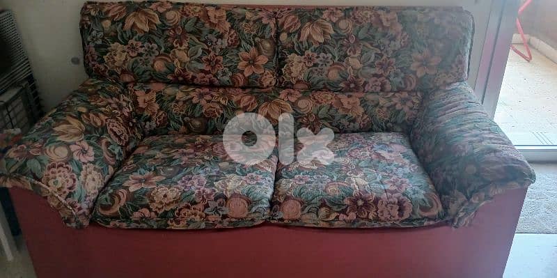 Used Sitting Room (1 Big, 1 Medium & 2 Small) + Curtain as a gift 1