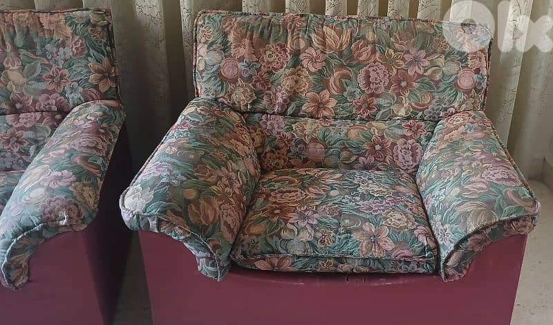 Used Sitting Room (1 Big, 1 Medium & 2 Small) + Curtain as a gift 3