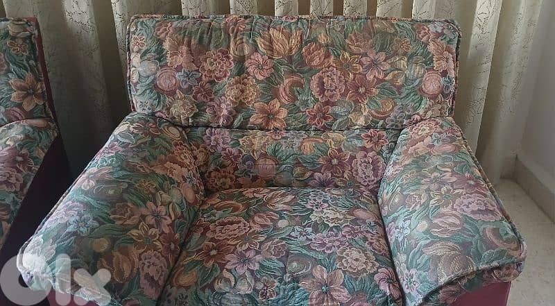 Used Sitting Room (1 Big, 1 Medium & 2 Small) + Curtain as a gift 4