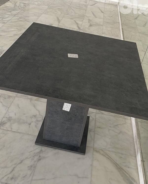 6 TABLES  (90cm * 90 cm) (Premium Wood) 0