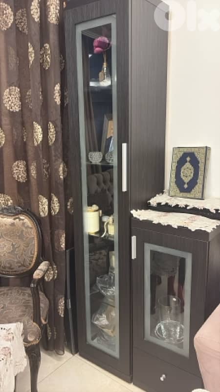 salon with dinning table 1