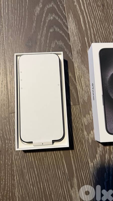 iPhone 15 pro black 1