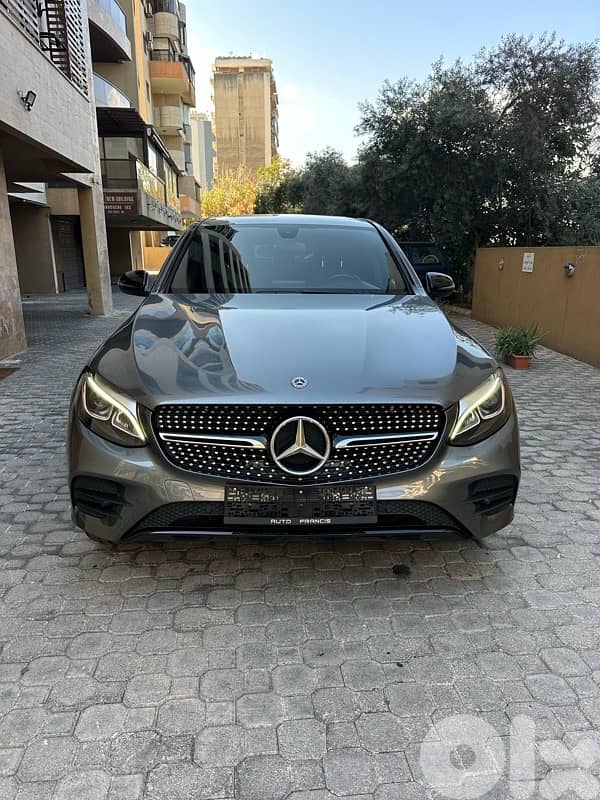 Mercedes GLC 300 coupe AMG-line 4matic 2018 gray on black-clean carfax 0